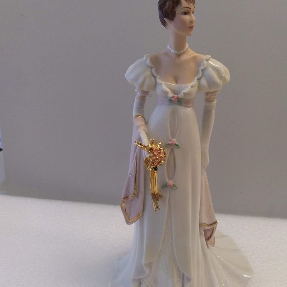Arabella Figurine - Picture 3 of 6